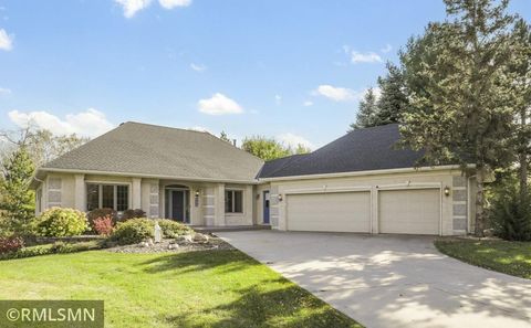 682 Huntington Court S Maplewood MN 55119