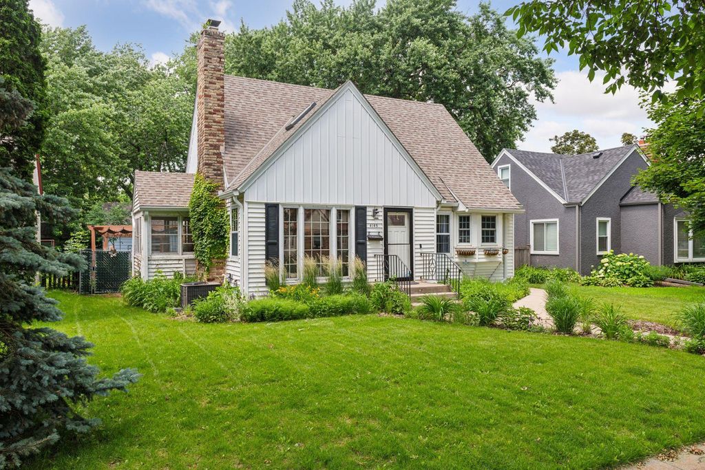 Photo of 4145 Zenith Avenue N, Robbinsdale, MN 55422 (MLS # 7087200)