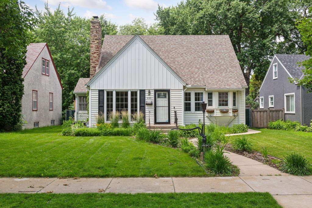 Photo of 4145 Zenith Avenue N, Robbinsdale, MN 55422 (MLS # 7087200)