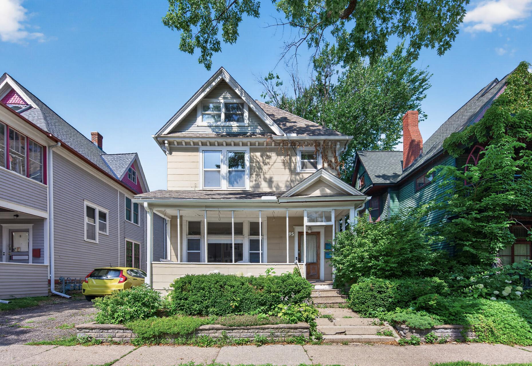 95 Victoria Street N