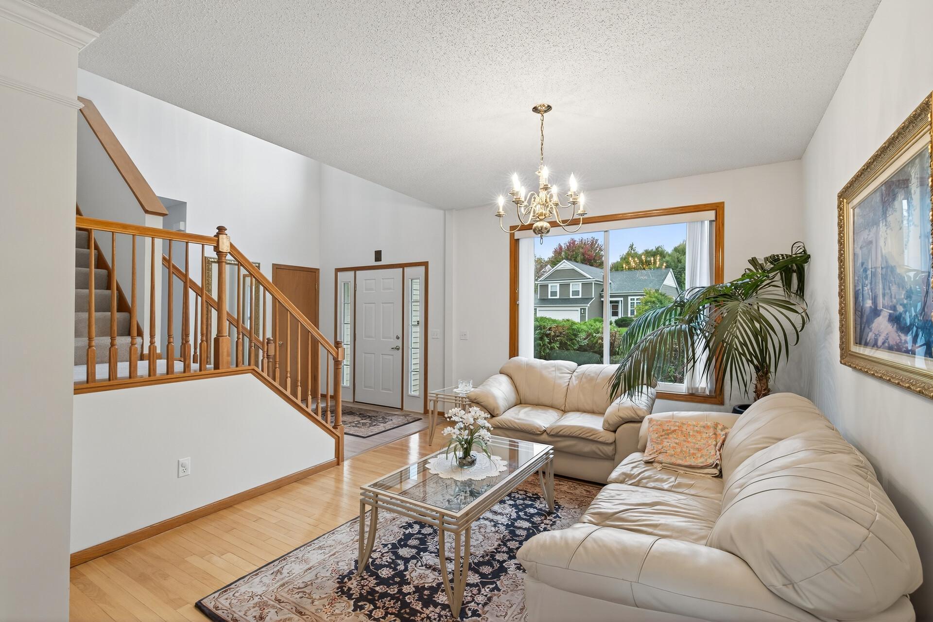 1573 Johnny Cake Alcove