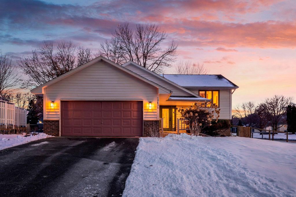 Photo of 12635 91st Avenue N, Maple Grove, MN 55369 (MLS # 7005177)