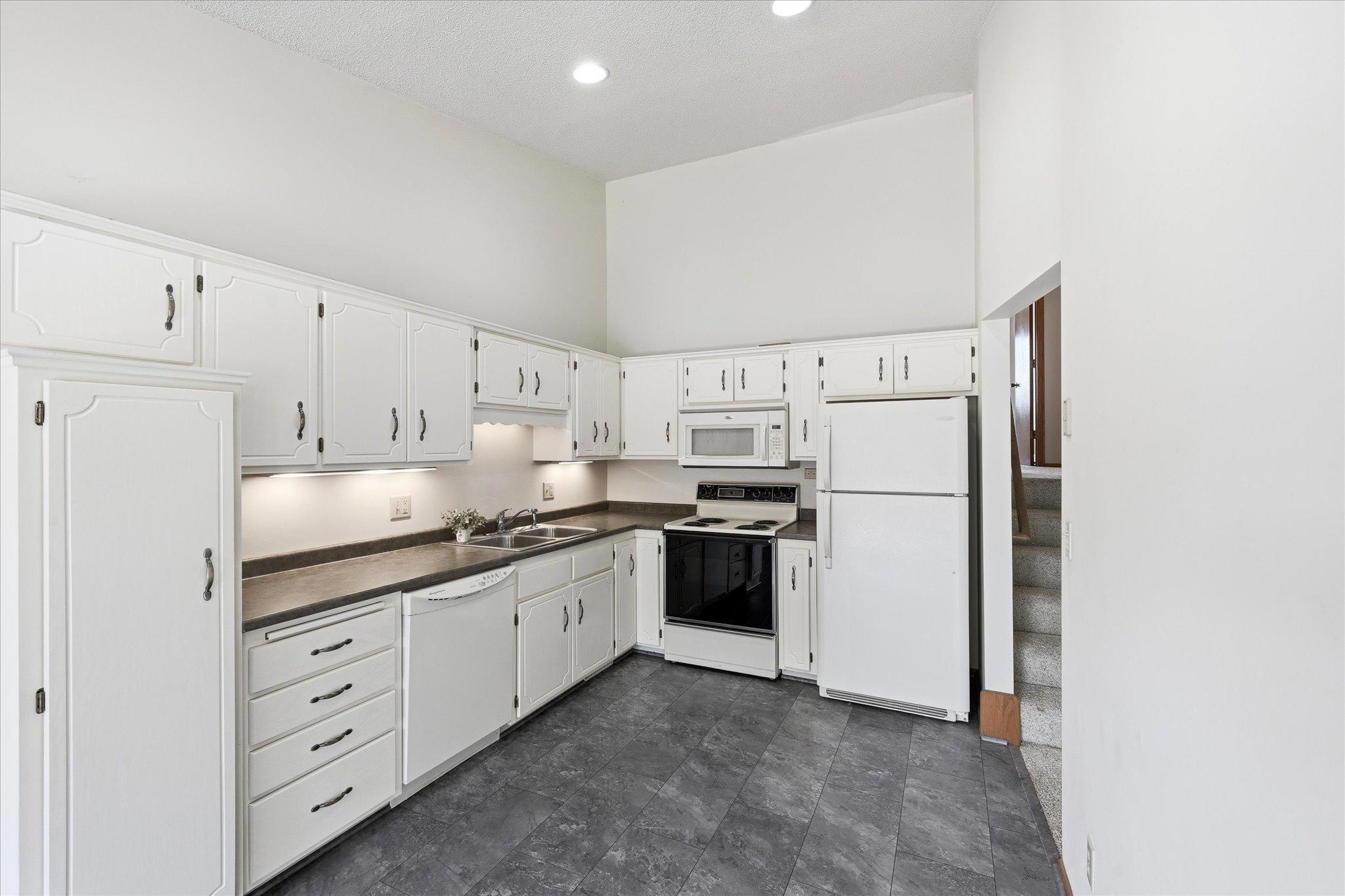 4029 Silver Lake Rd NE