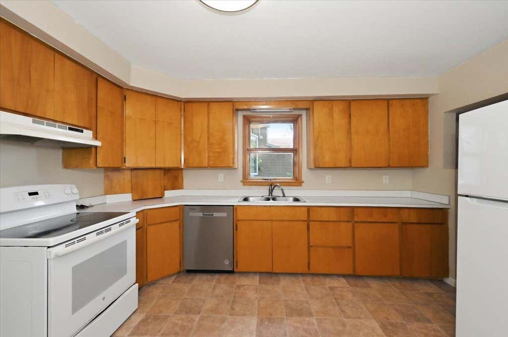 Photo of 2011 Missouri Avenue, Superior, WI 54880 (MLS # 7123618)