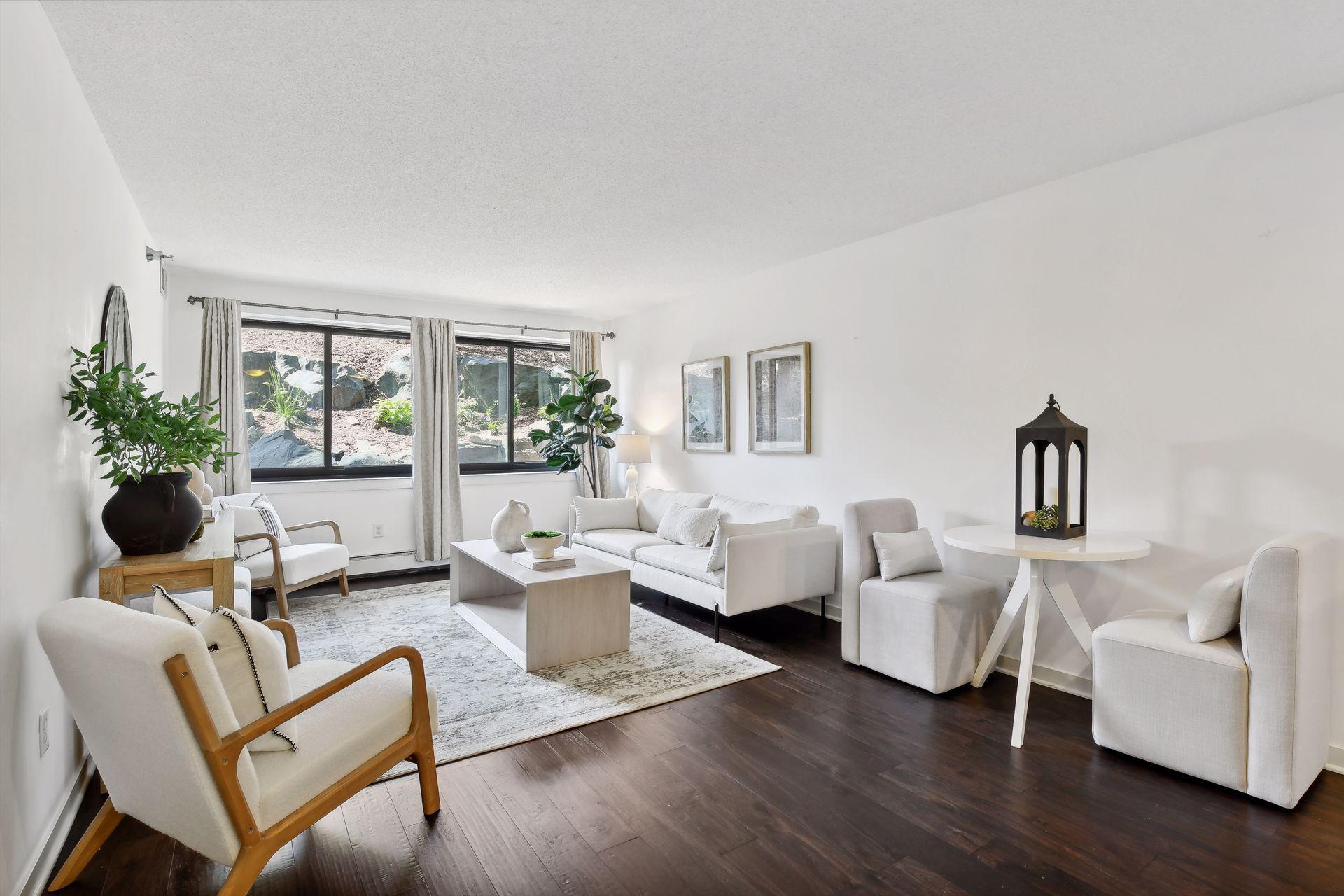 48 Groveland Terrace B106