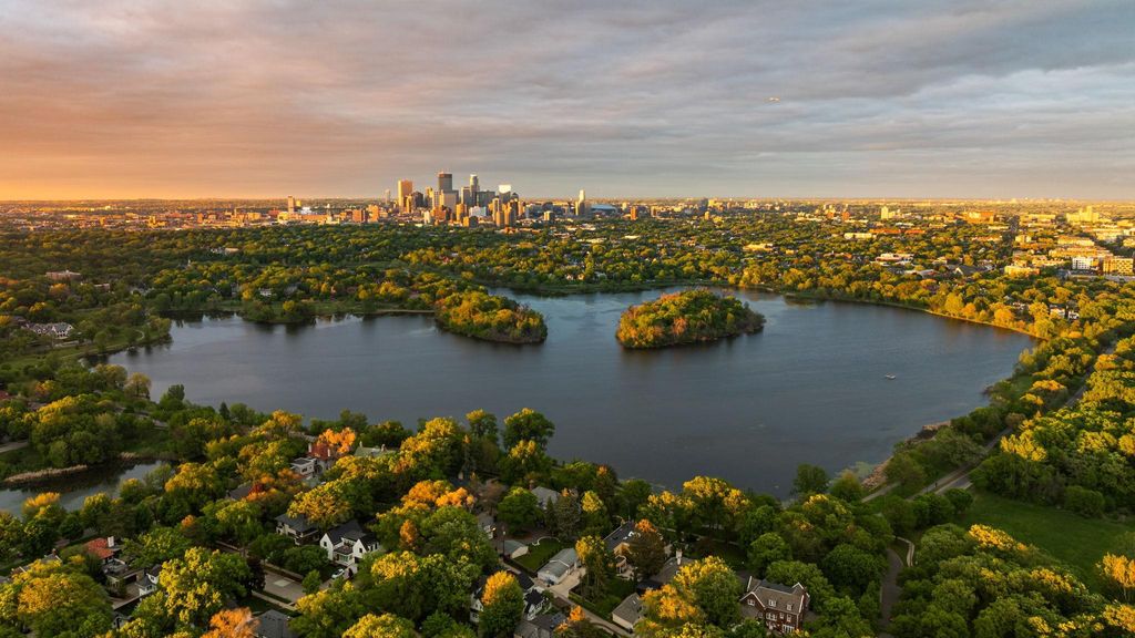 Photo of 3141 Dean Court #703, Minneapolis, MN 55416 (MLS # 7075672)