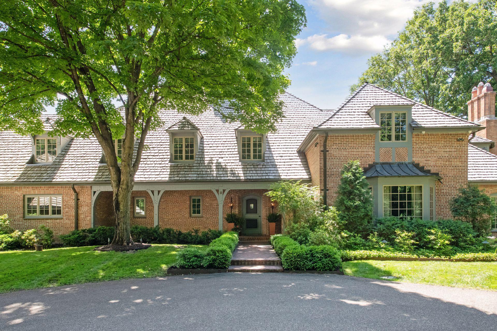 1150 Wyndmere Road