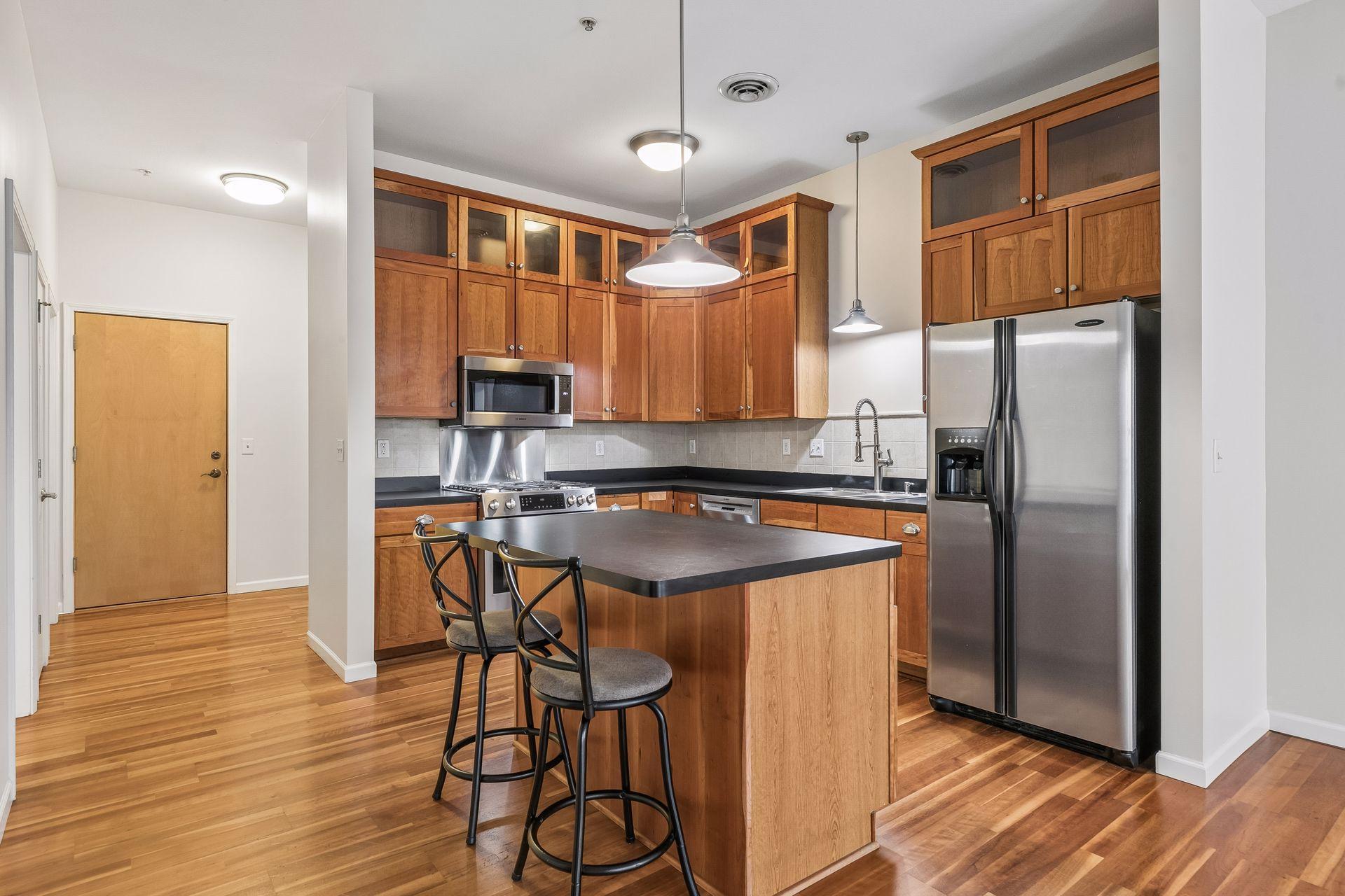 270 4th Street E 307