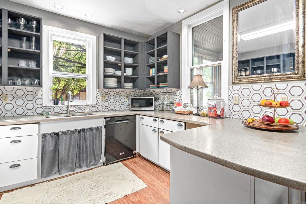 Photo of 742 Holly Avenue, Saint Paul, MN 55104 (MLS # 6809136)