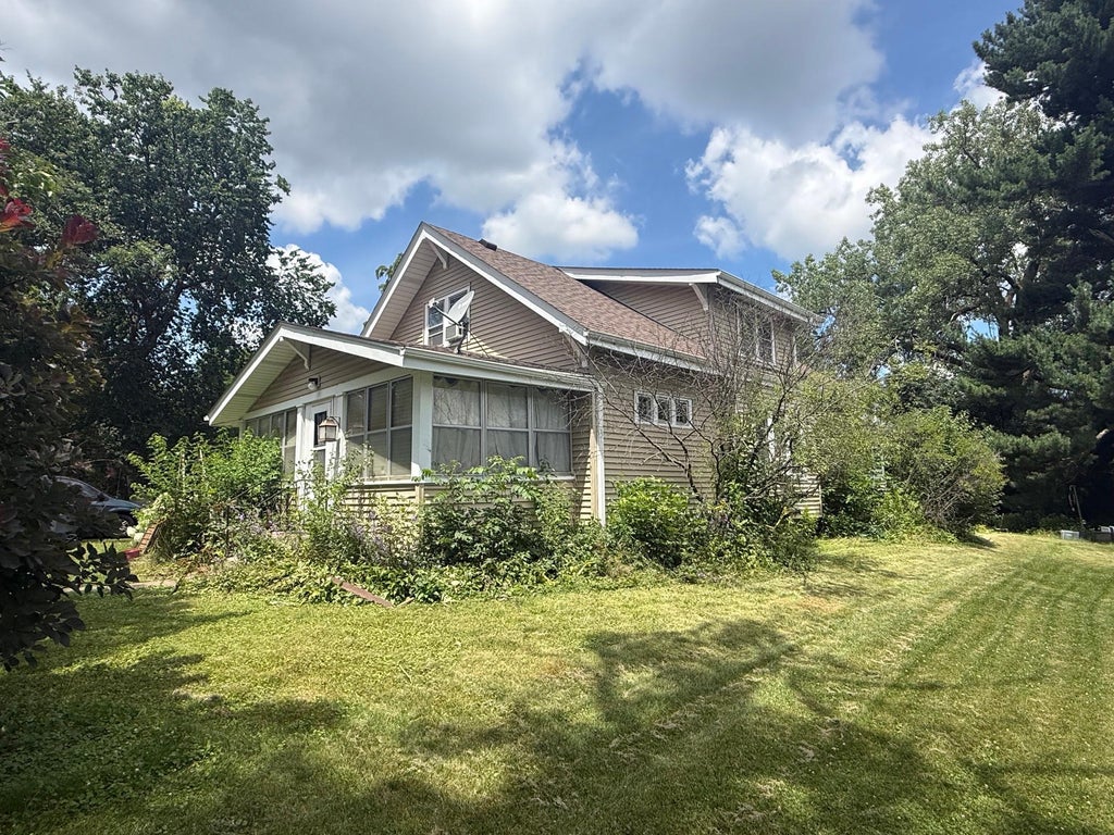 Photo of 2119 Eldridge Avenue E, North Saint Paul, MN 55109 (MLS # 7109107)