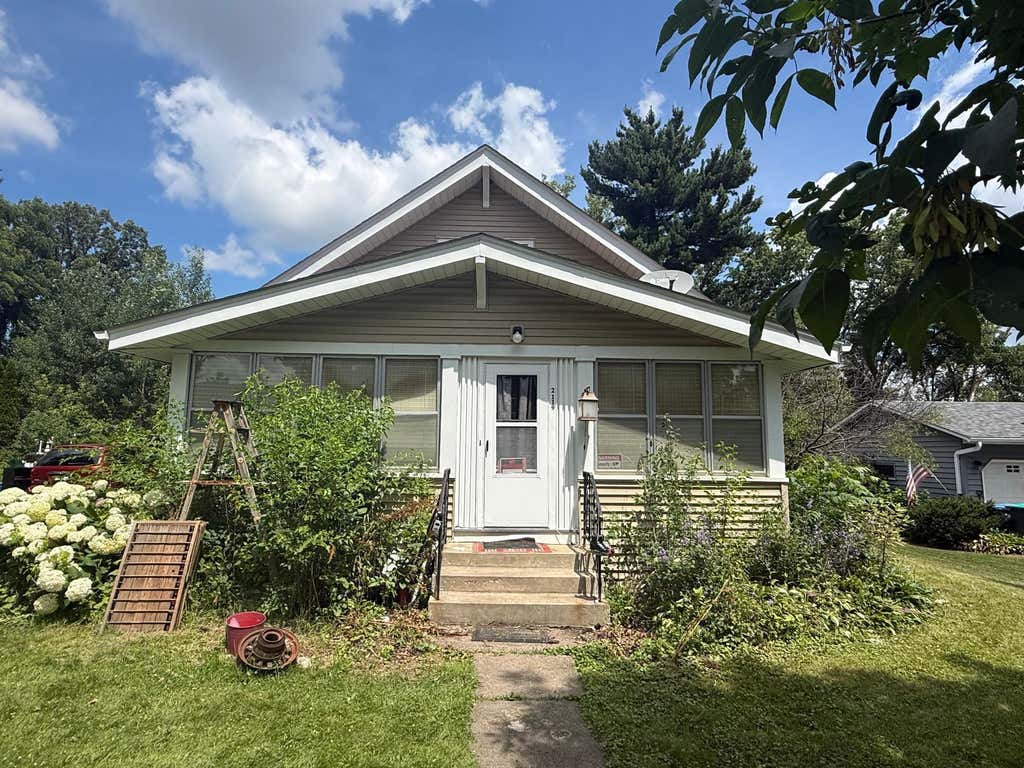 Photo of 2119 Eldridge Avenue E, North Saint Paul, MN 55109 (MLS # 7109107)