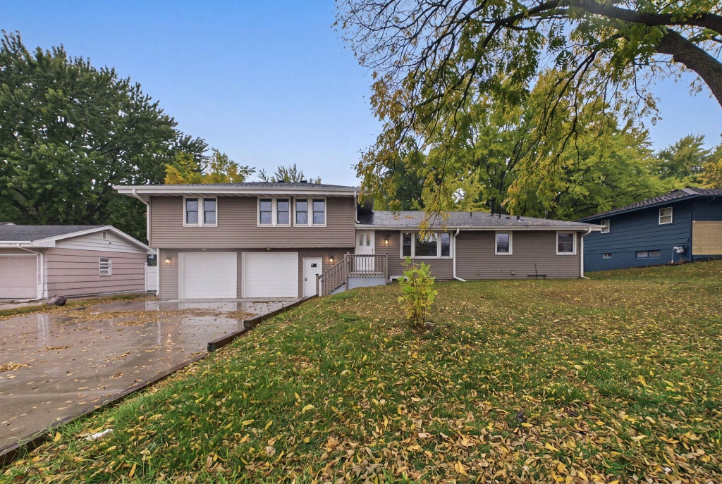 Photo of 3049 Winnetka Avenue N, Crystal, MN 55427 (MLS # 7161402)