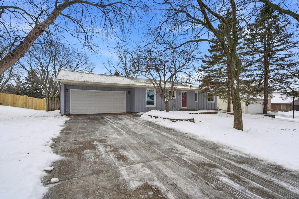 Photo of 8605 Ivywood Avenue S, Cottage Grove, MN 55016 (MLS # 6821100)