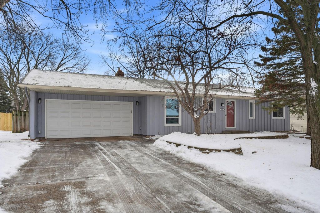 Photo of 8605 Ivywood Avenue S, Cottage Grove, MN 55016 (MLS # 6821100)