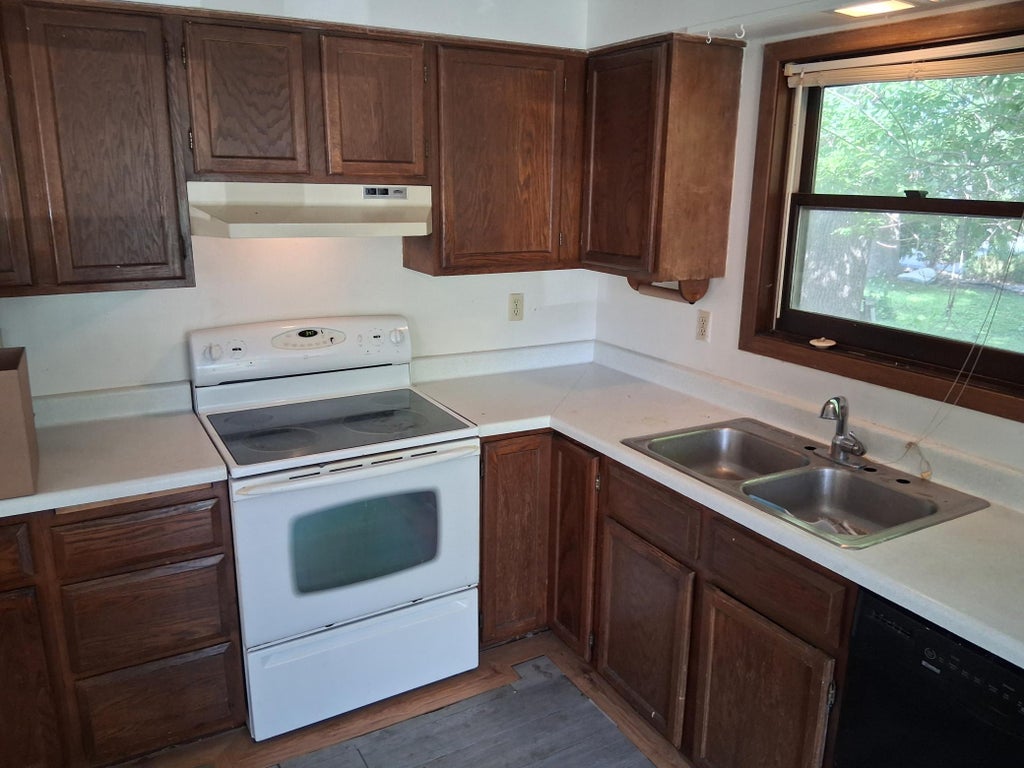 Photo of 506 W Stanton Avenue, Fergus Falls, MN 56537 (MLS # 7110838)