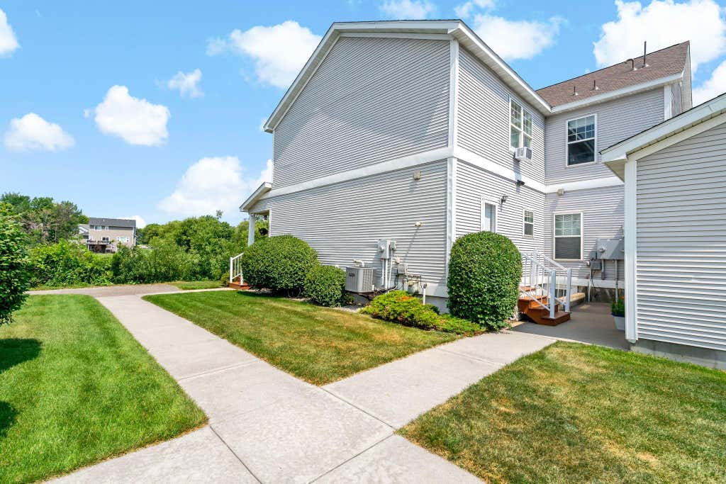 Photo of 2935 Hemingway Drive, Chaska, MN 55318 (MLS # 7120232)