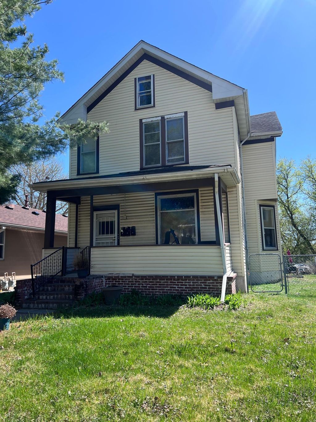 Photo of 2313 Glenwood Avenue, Minneapolis, MN 55405 (MLS # 7062206)