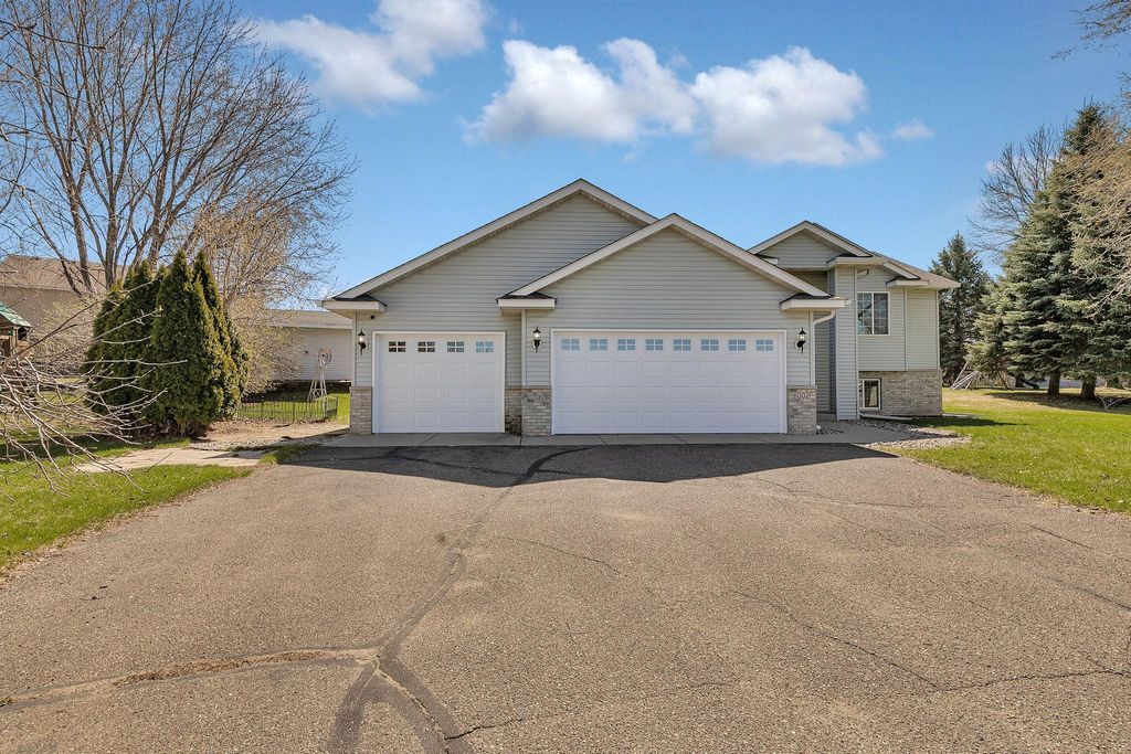 Photo of 1002 Brook Court, Sauk Rapids, MN 56379 (MLS # 7059302)
