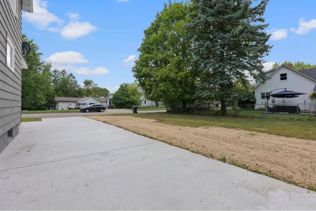 Photo of 524 S Dakota Avenue, New Richmond, WI 54017 (MLS # 7158841)