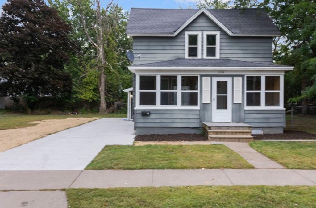 Photo of 524 S Dakota Avenue, New Richmond, WI 54017 (MLS # 7158841)