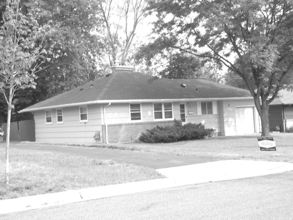 Photo of 605 Park Valley Drive W, Hopkins, MN 55343 (MLS # 7040821)