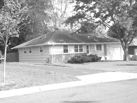 605 Park Valley Drive W Hopkins MN 55343