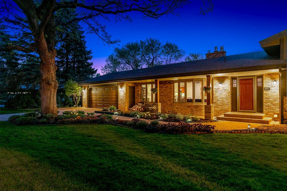 9885 Oak Shore Drive
