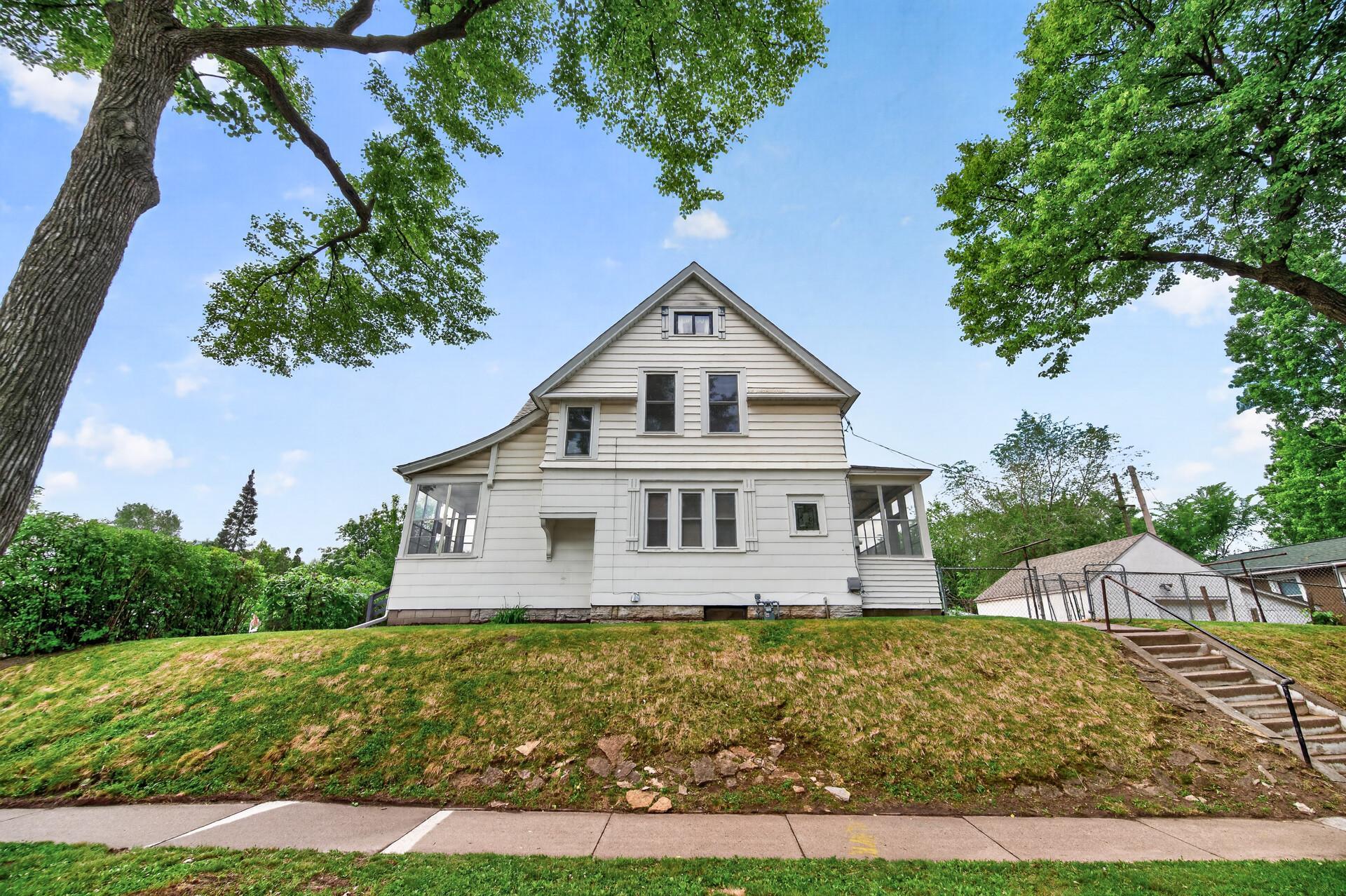 1017 Earl Street