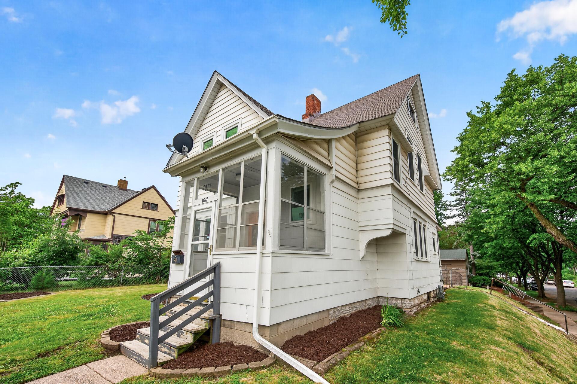 1017 Earl Street