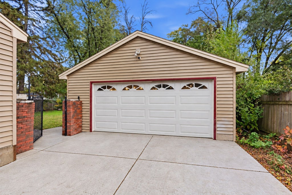 Photo of 8207 3rd Avenue S, Bloomington, MN 55420 (MLS # 7090704)