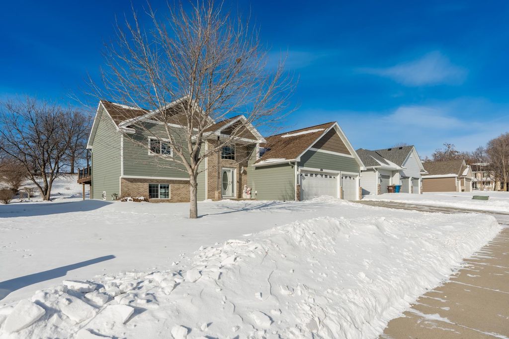 Photo of 510 12th Street NW, Buffalo, MN 55313 (MLS # 7010640)