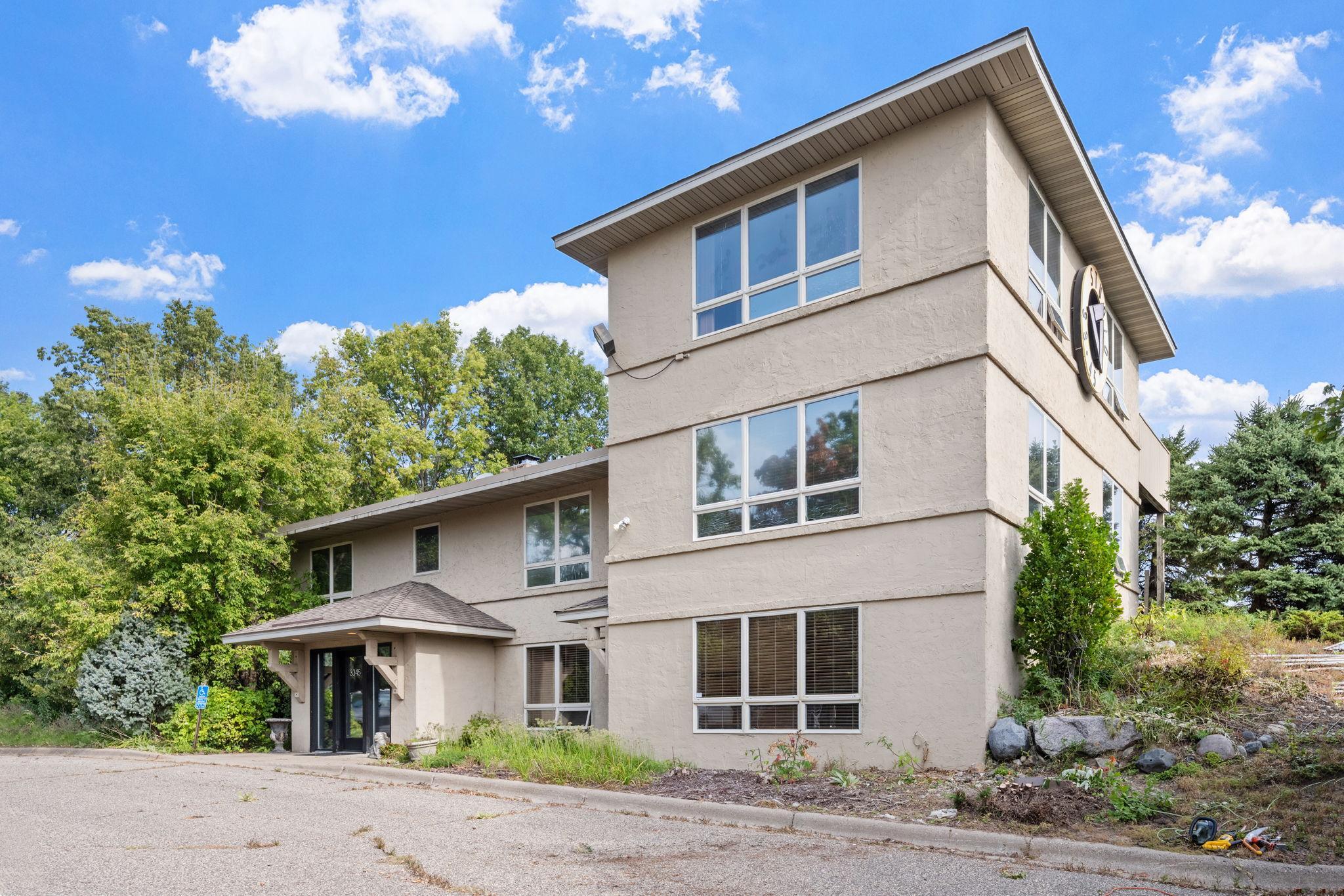 3345 Lexington Avenue S 301