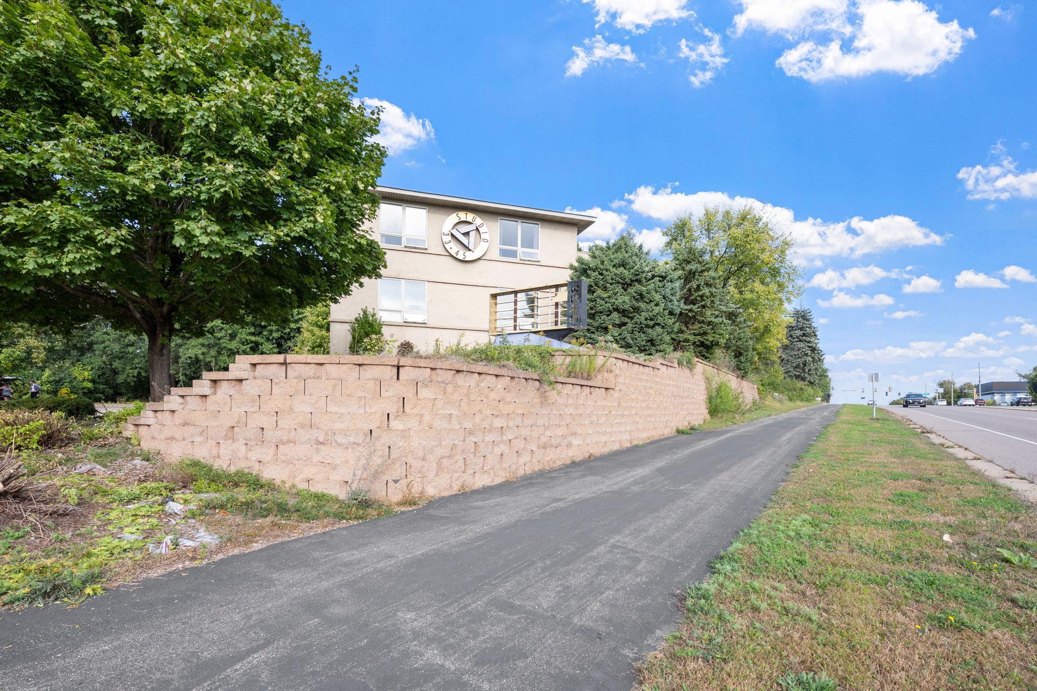 3345 Lexington Avenue S 301