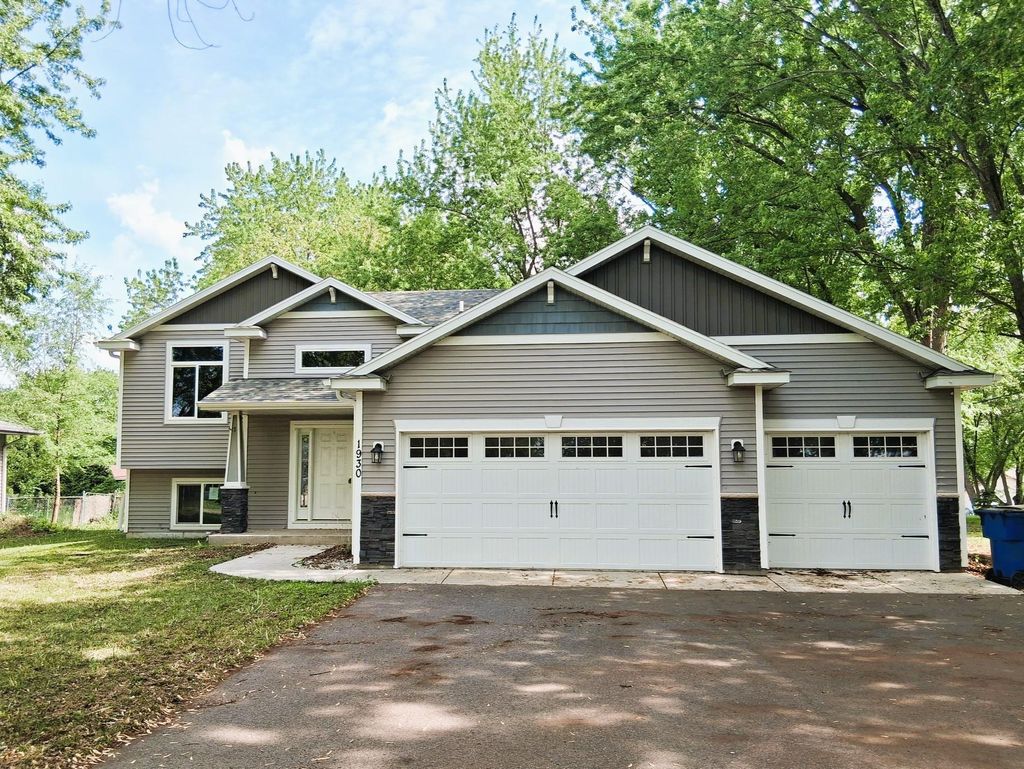 Photo of 1930 Prospect Drive NE, Saint Cloud, MN 56304 (MLS # 7111912)