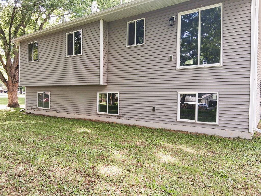 Photo of 1930 Prospect Drive NE, Saint Cloud, MN 56304 (MLS # 7111912)