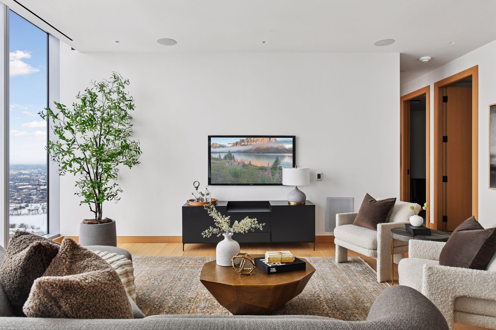 255 Hennepin Avenue 3304