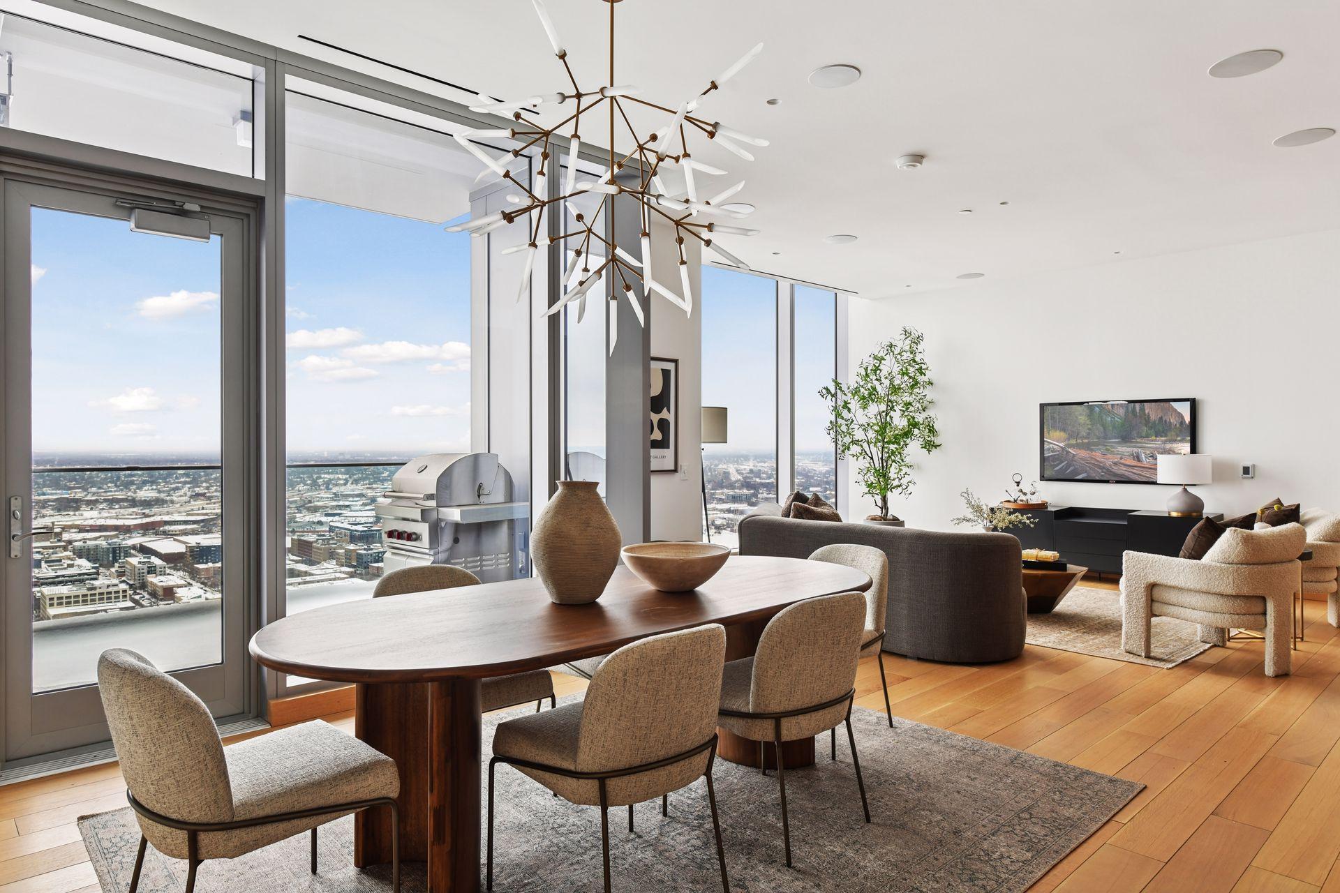 255 Hennepin Avenue 3304