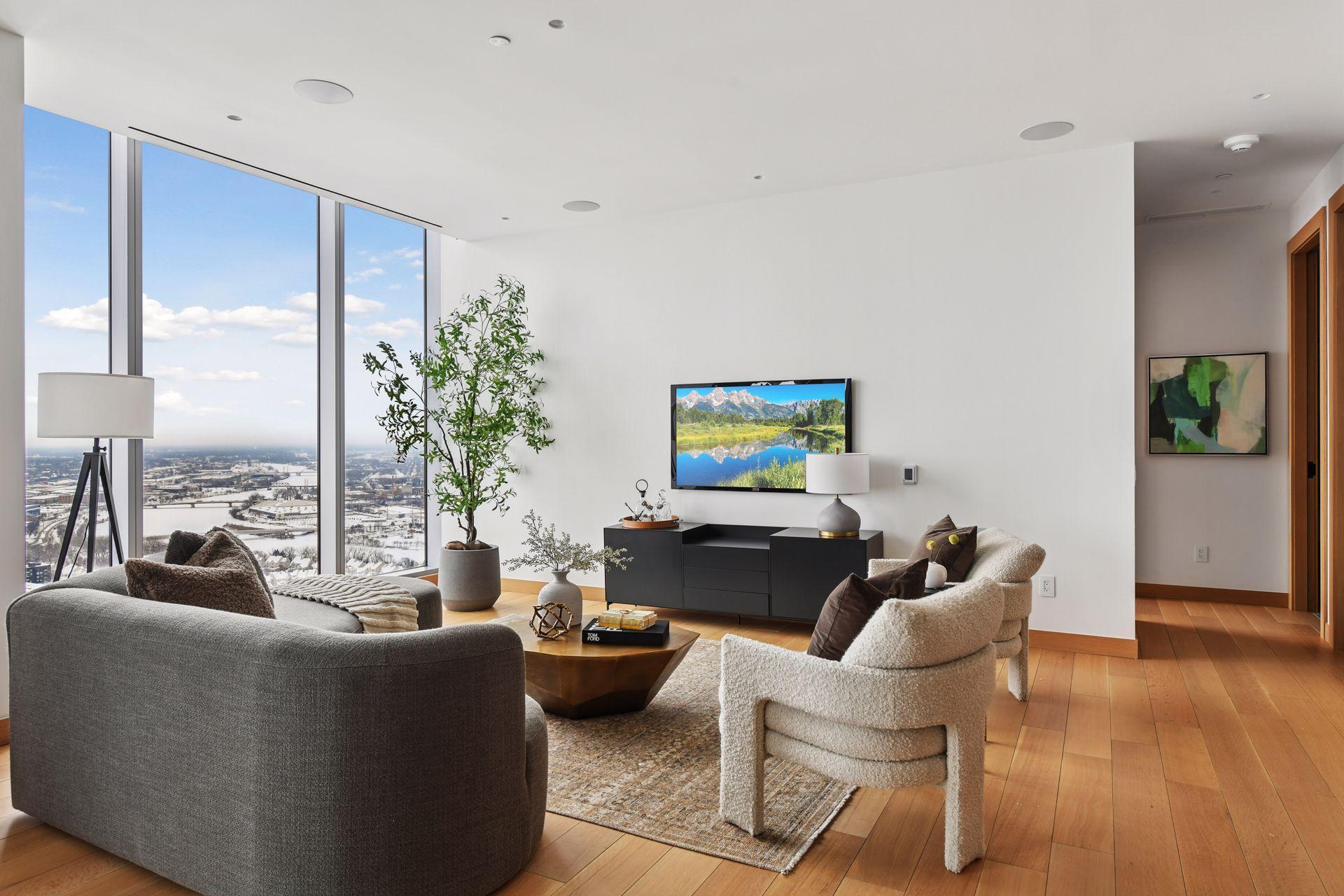 255 Hennepin Avenue 3304