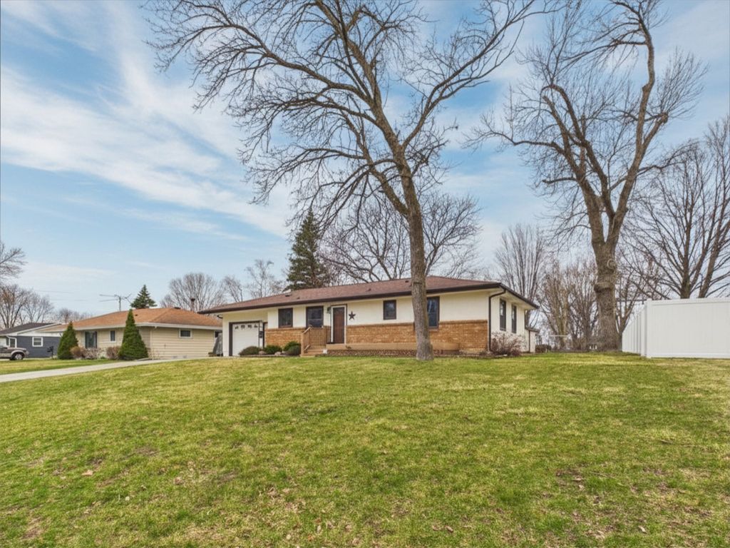 Photo of 207 Inner Drive, Montgomery, MN 56069 (MLS # 7034185)