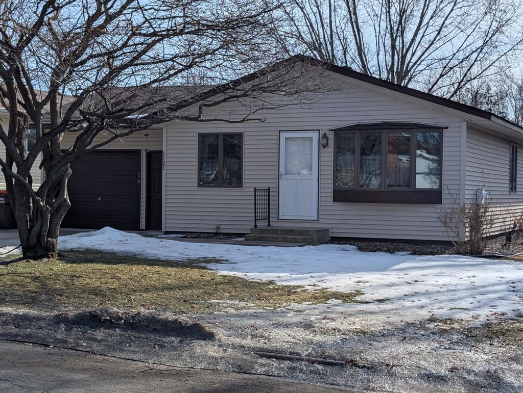 Photo of 1121 4th Street W, Hastings, MN 55033 (MLS # 7023362)