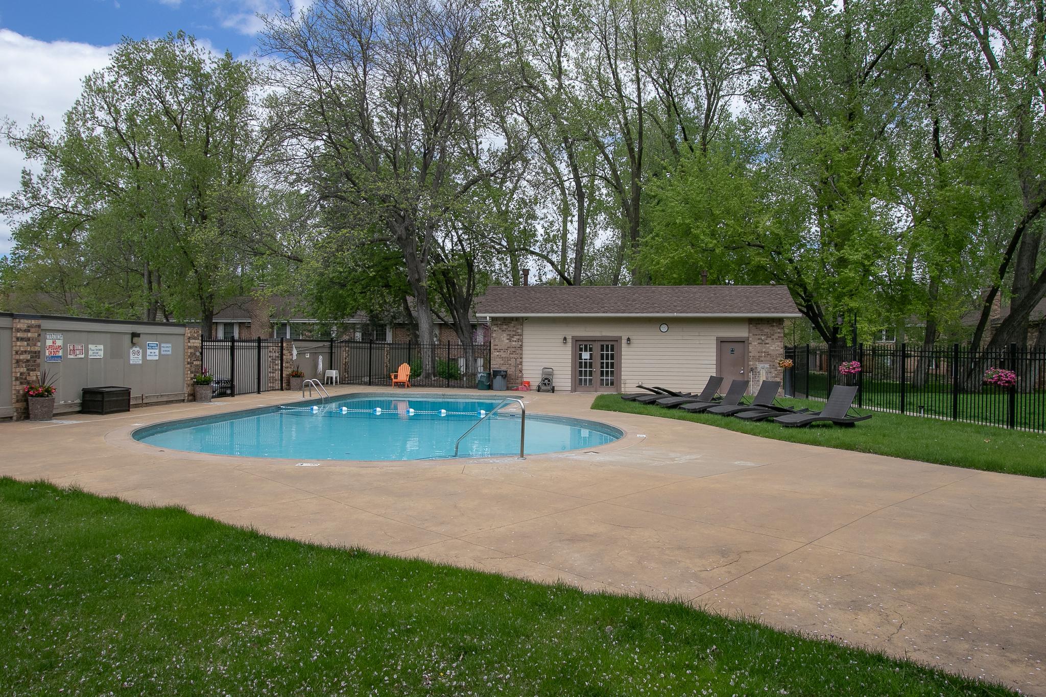 4406 Cedar Lake Road S 7