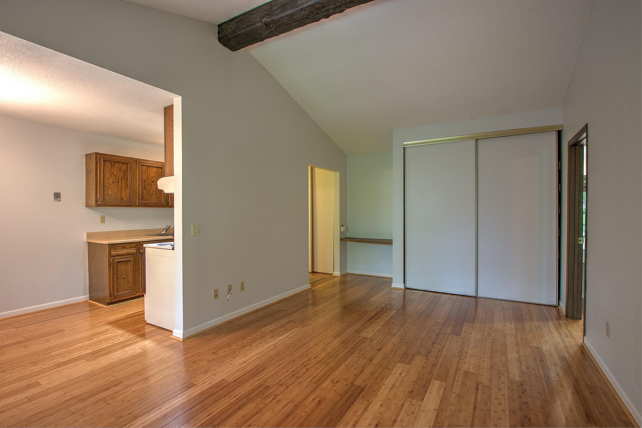 4406 Cedar Lake Road S 7