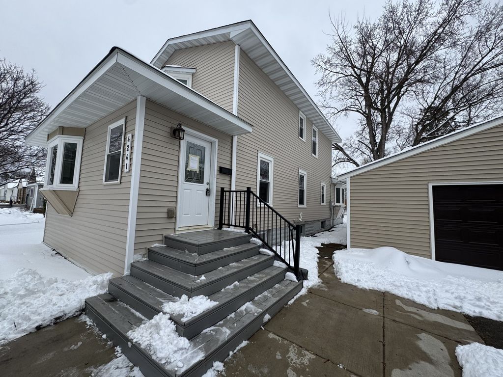 Photo of 4241 Yosemite Avenue S, Saint Louis Park, MN 55416 (MLS # 7025930)