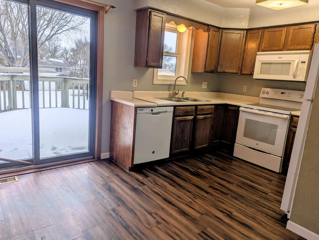 Photo of 2408 21st Avenue SW, Willmar, MN 56201 (MLS # 7007380)