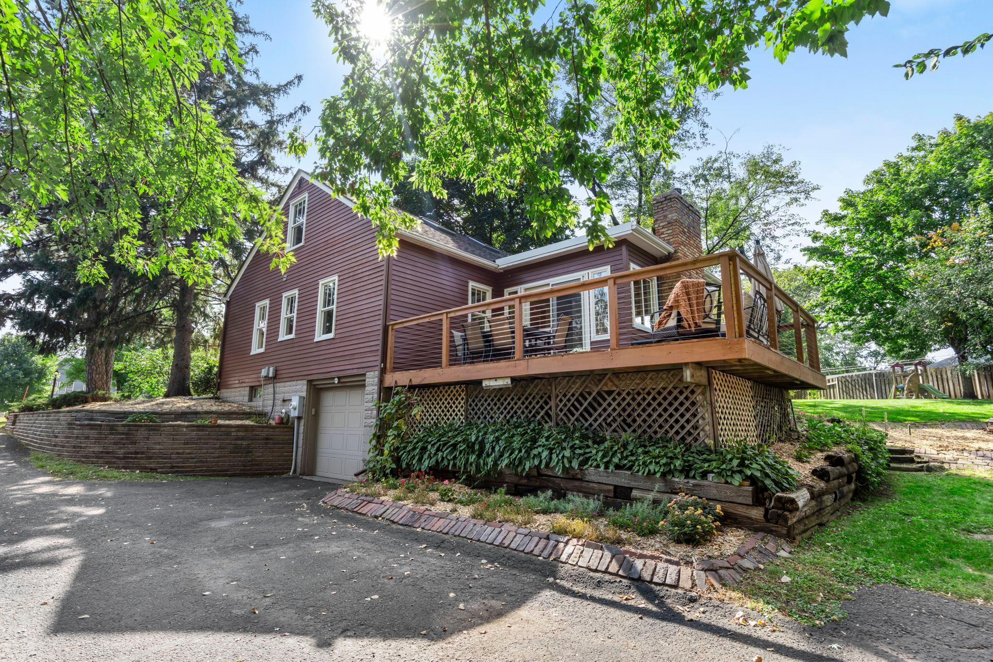 2932 Ensign Avenue S