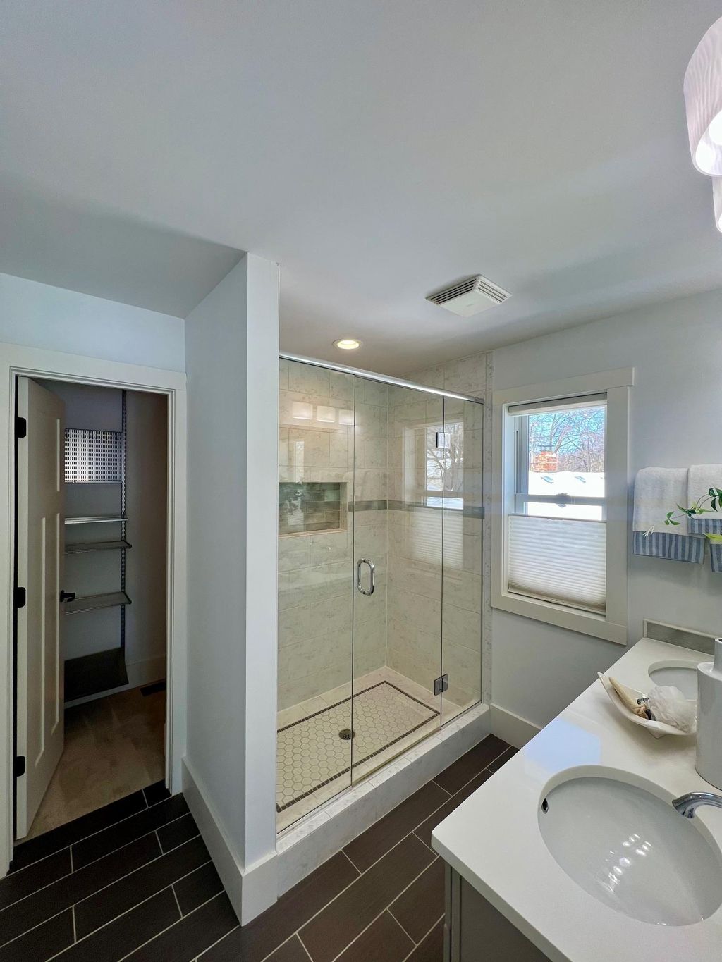 Photo of 4749 France Avenue S, Minneapolis, MN 55410 (MLS # 7035389)