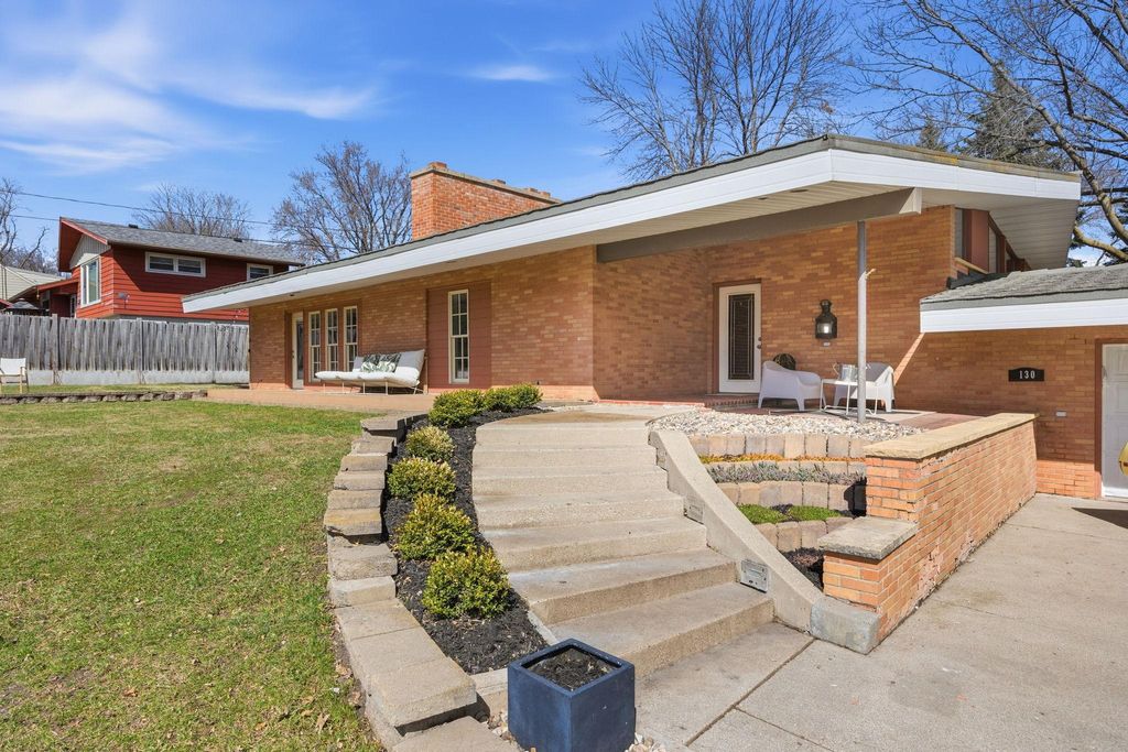 Photo of 130 Fairlawn Avenue E, Winsted, MN 55395 (MLS # 7041356)