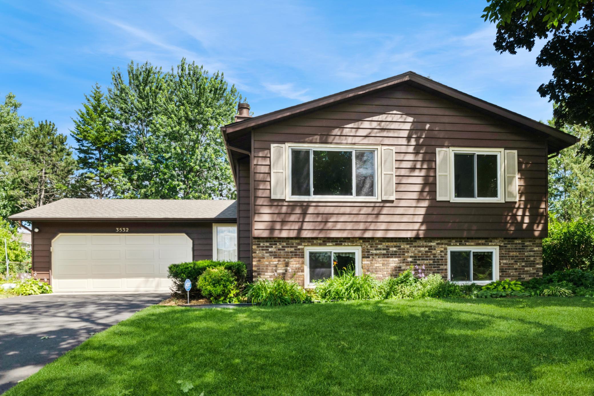 3532 Rolling View Drive