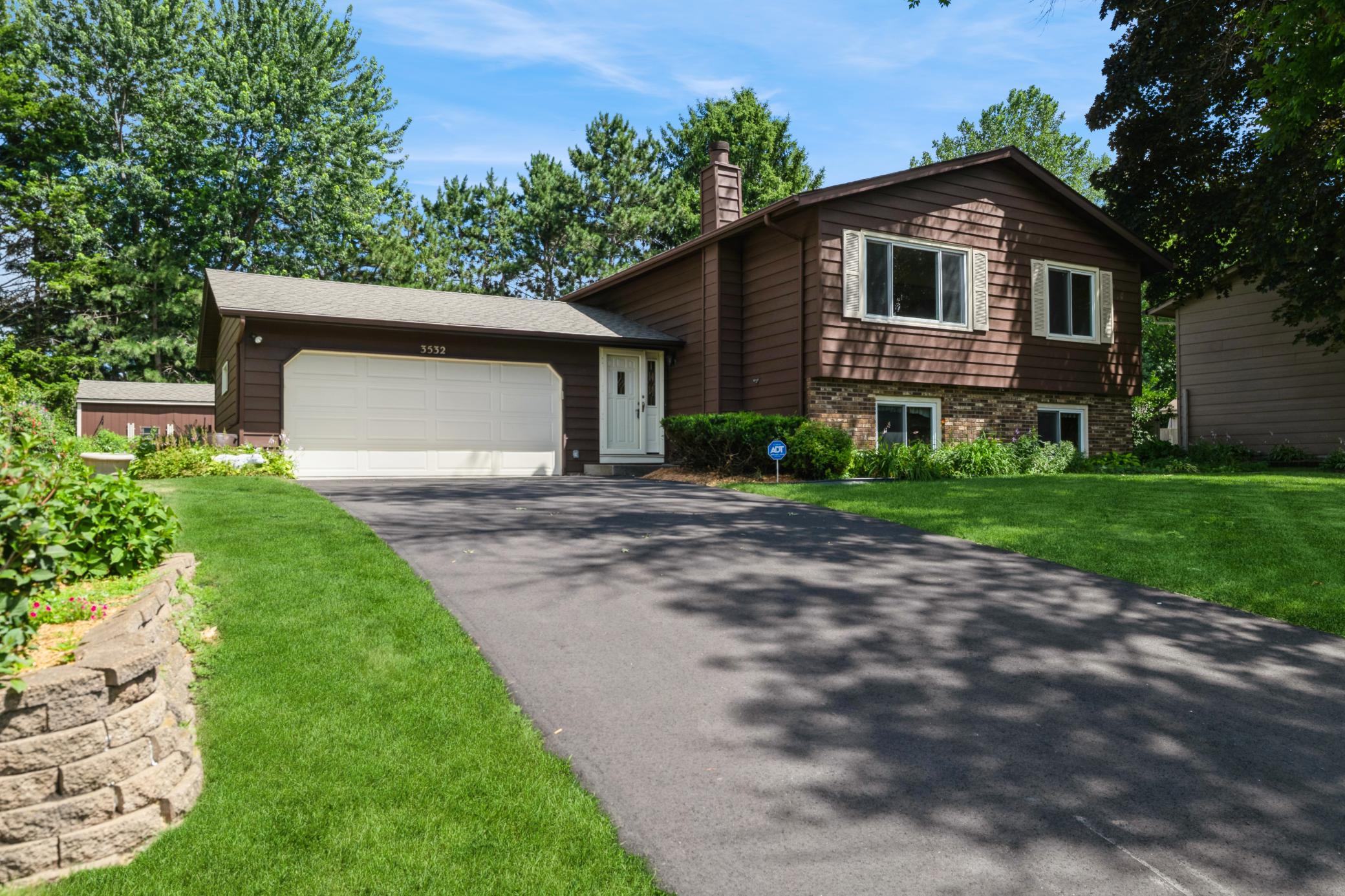 3532 Rolling View Drive