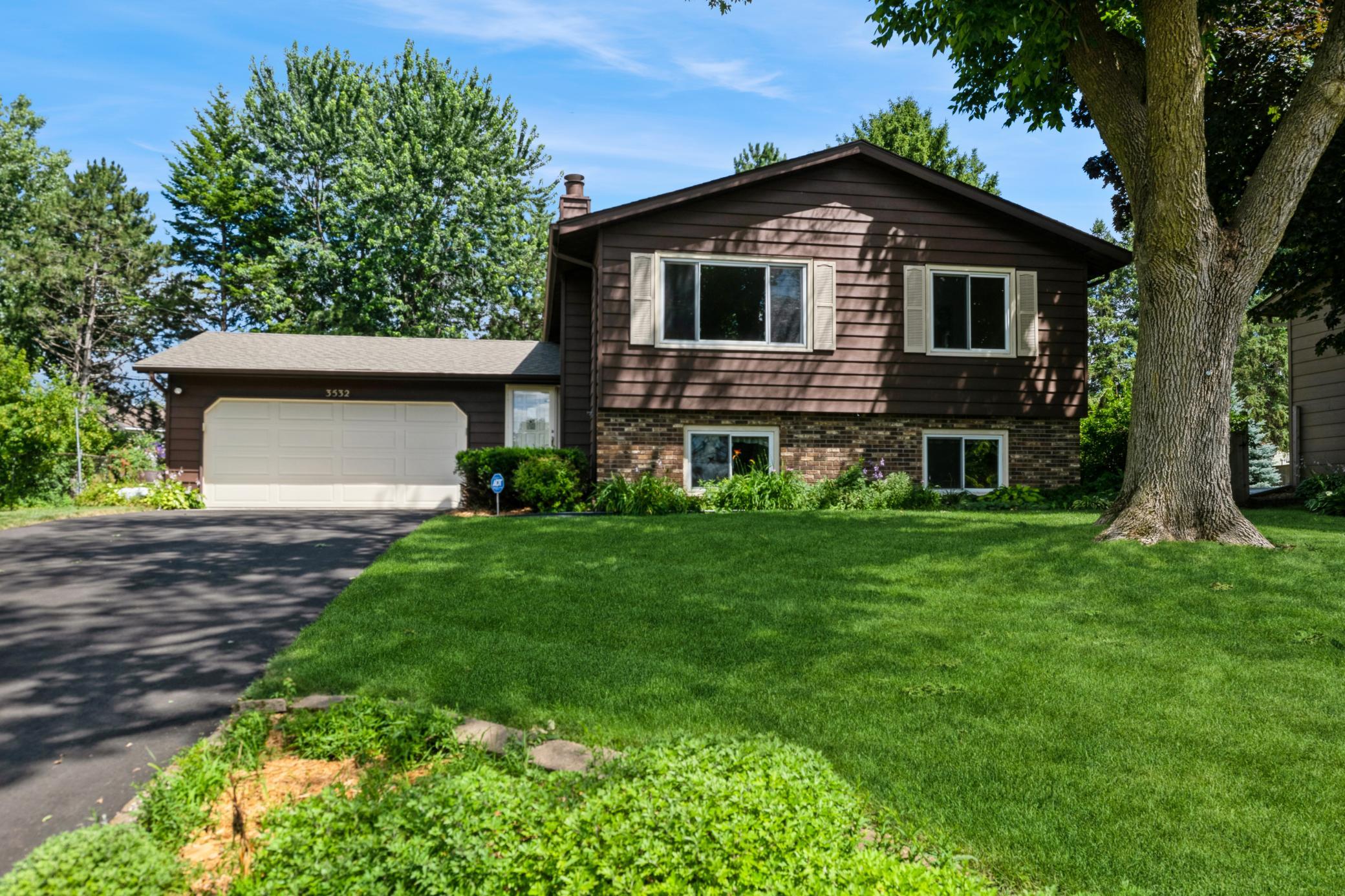 3532 Rolling View Drive